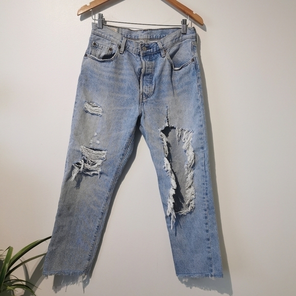 LEVI'S 501 ripped high waist boyfriend medium jeans - Picture 2 of 15
